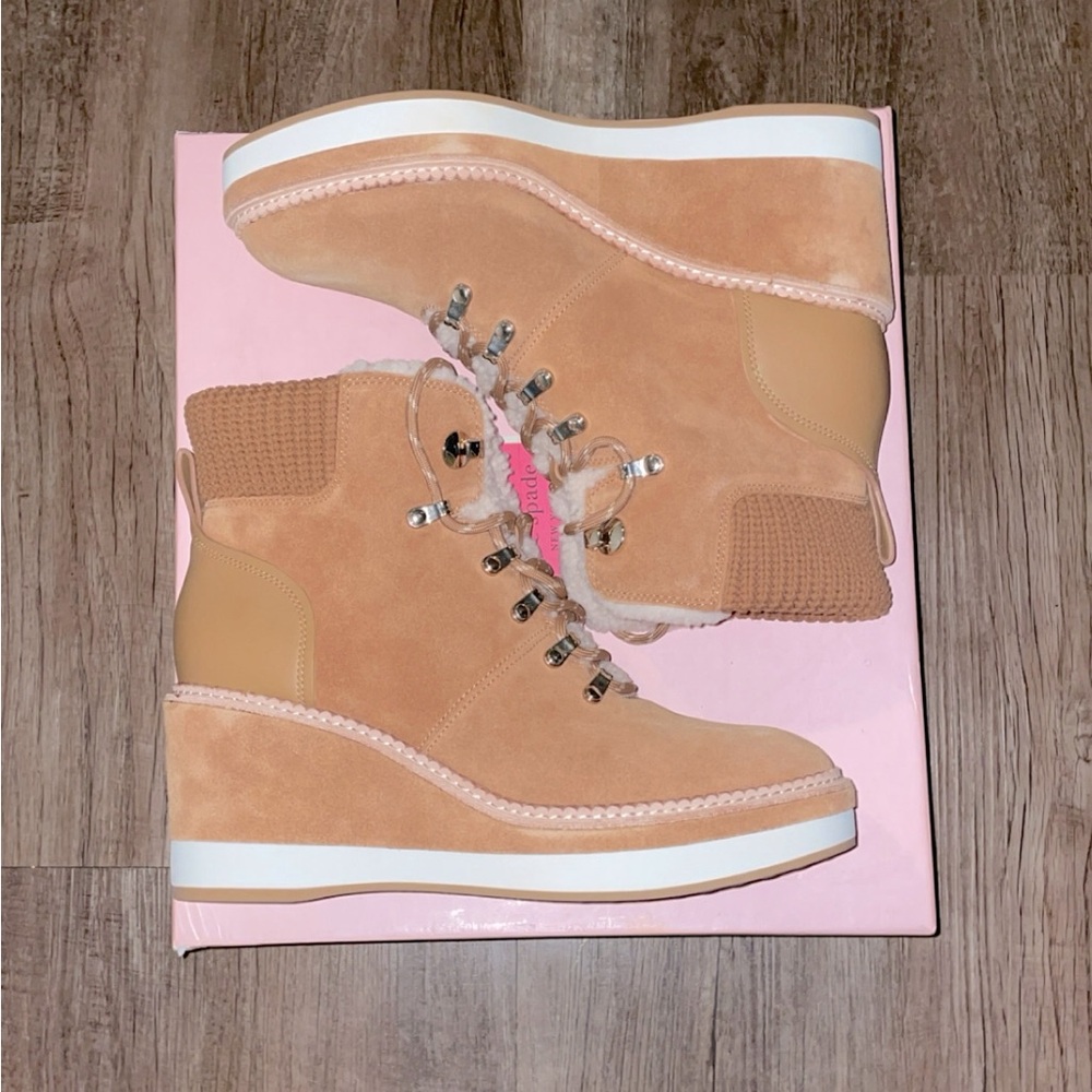 Kate Spade Willow Wedge Boots
-Sold for $300 on official store
-NEVER been worn.